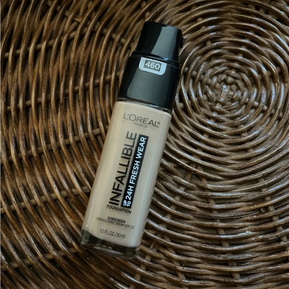 2 Loreal Infallible Up to 24 Hr Fresh Wear Foundations. 1 fl oz Ea - Picture 4 of 4